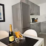 Yumbo Rainbow Homes A *